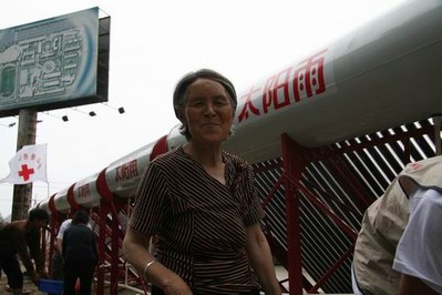 太陽(yáng)雨太陽(yáng)能熱水器及時(shí)進(jìn)駐災(zāi)區(qū)，給當(dāng)?shù)厝嗣竦纳顜砹撕艽蟊憷?>
															</a>
						</div>
						

						
					</div>

					
				
					<div   id=