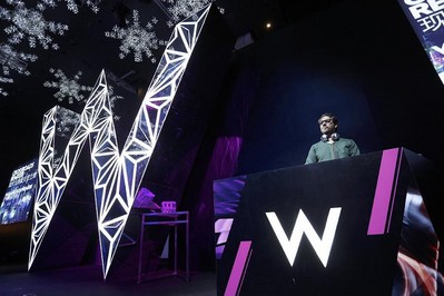 Michaelangelo L'Acqua，W酒店及度假村的全球音樂總監在廣州W酒店開業首映會為嘉賓帶來精彩的表演