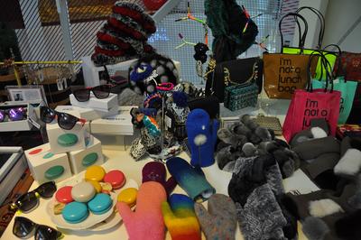 國內(nèi)獨立設計師Kun手工制作的羊毛氈系列及廣受好評的馬卡龍暖手寶